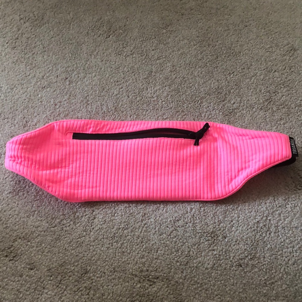 traingl fanny pack